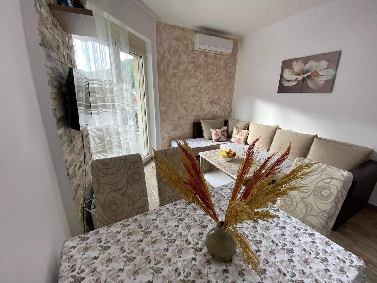 Apartment Dragan บุดวา ภายนอก รูปภาพ
